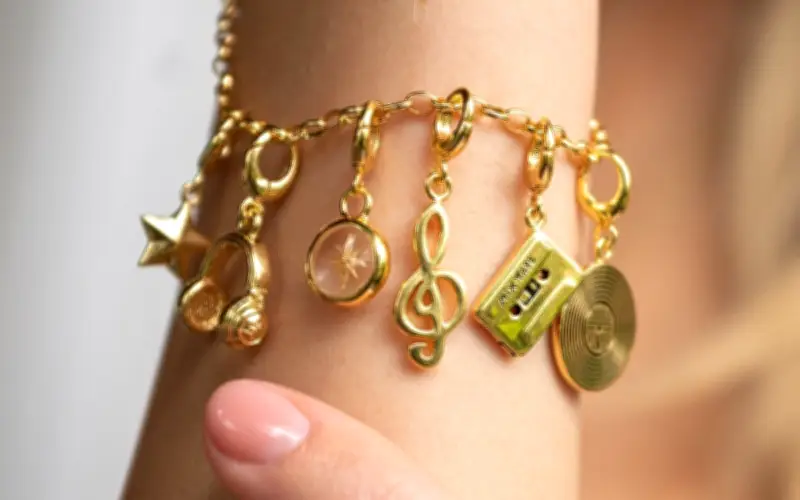 Trang Sức Phong Thủy Nào Hút Tài Lộc, Mang Lại May Mắn Cho Năm 2026?