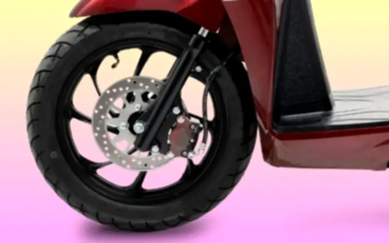 Trải nghiệm xe máy điện 235 triệu đồng tại Việt Nam: Thiết kế gọn, động cơ khỏe, sạc rẻ