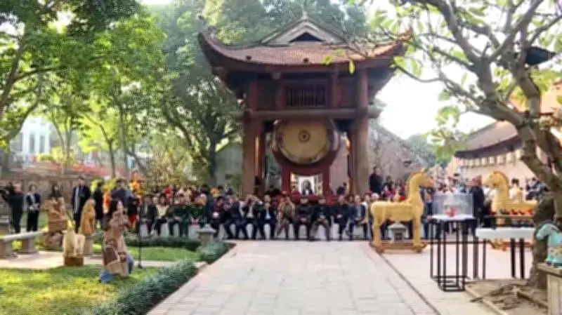 Triển lãm 'Ngựa về phố' tại Văn Miếu - Quốc Tử Giám thu hút du khách dịp Tết Bính Ngọ 2026