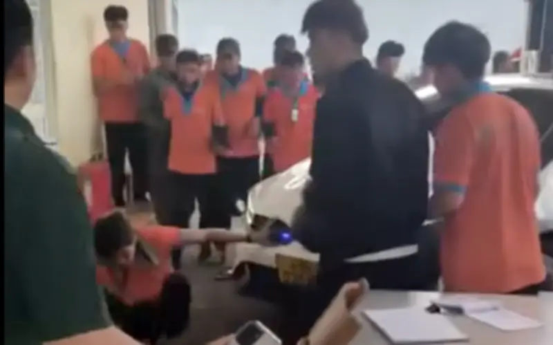 Trần Văn Quốc lái xe tông người tại Bến xe Đà Lạt, bị tạm giữ vì gây rối trật tự công cộng