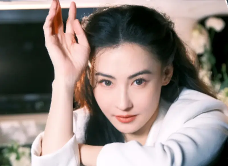 Trương Bá Chi cho nhân viên nghỉ Tết một tháng hưởng lương, gây sốt mạng xã hội