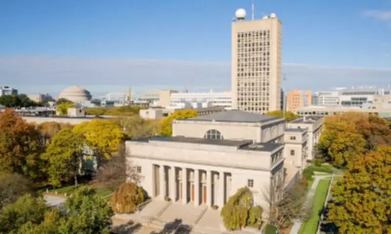 Trường công đầu tiên tại Canada đóng cửa vì chính sách siết visa du học