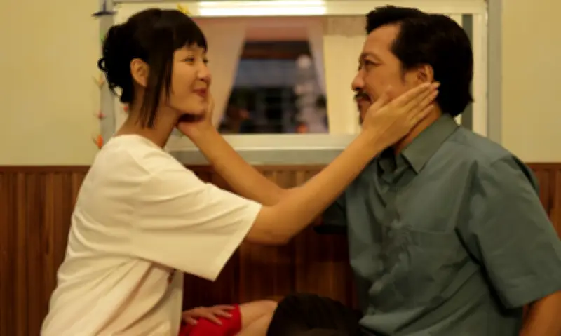 Trường Giang đạo diễn đầu tay 'Nhà ba tôi một phòng': Diễn xuất sâu, kịch bản chưa thoát khỏi lối mòn