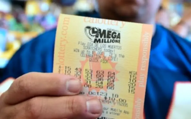 Trúng số 6.300 tỷ đồng, triệu phú Anh bỏ hết tài sản sang Úc sống cô độc