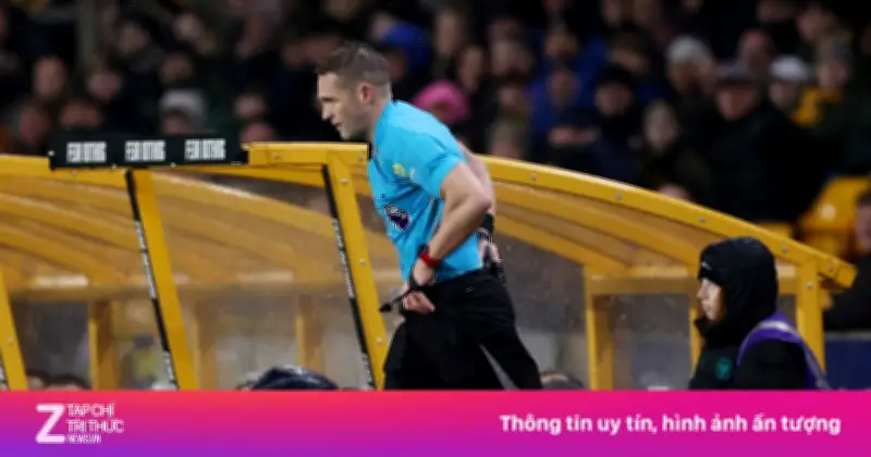 Trọng tài bỏ dỡ trận đấu gần 3 phút ở Premier League gây xôn xao