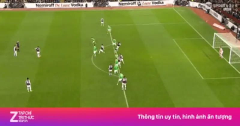 Trọng tài gây tranh cãi với 3 lỗi nghiêm trọng trong trận Aston Villa - Newcastle