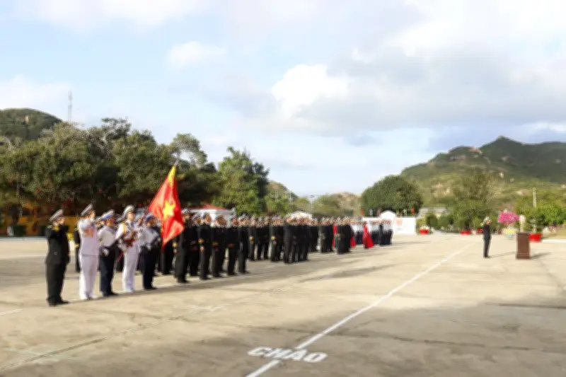 Trung đoàn 196 đón xuân với nghi thức trang nghiêm và hoạt động gắn kết