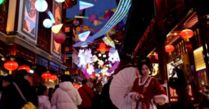 Trung Quốc chi 2,05 tỉ nhân dân tệ kích cầu tiêu dùng dịp Tết Nguyên đán