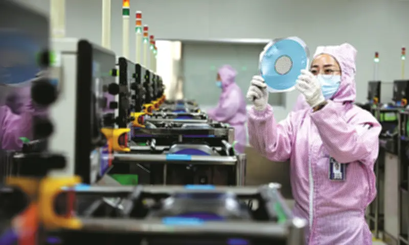 Trung Quốc thu hẹp khoảng cách thiết bị sản xuất chip với thế giới như thế nào?