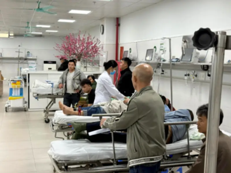 Tết Bính Ngọ: Hàng trăm ca cấp cứu do pháo nổ và tai nạn giao thông, ngành y tế túc trực 24/7