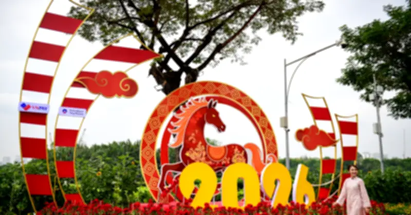 Tết vẫn còn khi mọi người còn dừng lại giữa bộn bề cuộc sống