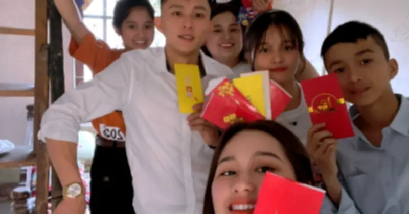 Tết Xưa Và Nay: Khoảng Cách Thế Hệ Và Cách Kết Nối Của Người Lớn