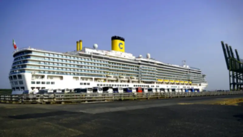 Tàu du lịch Costa Deliziosa cập cảng TP.HCM, đón gần 2.000 du khách châu Âu