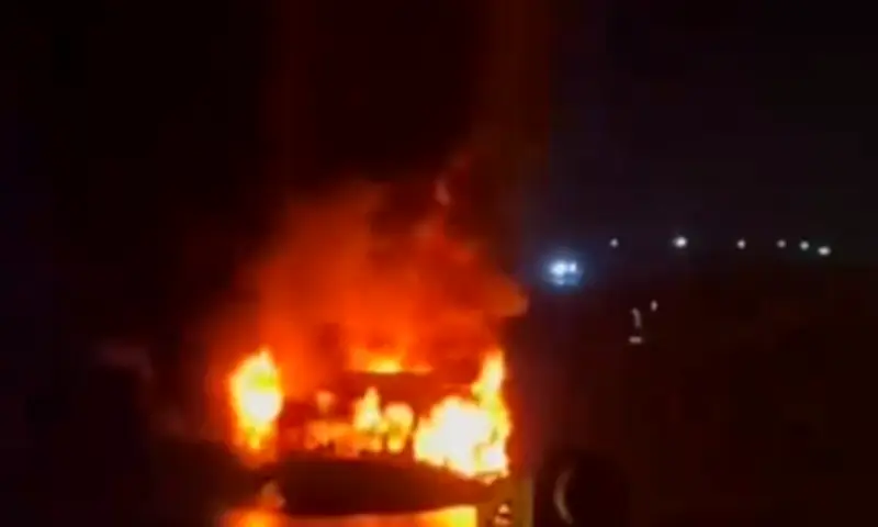 Tàu du lịch Phượng Vũ 79 bốc cháy dữ dội ở Phú Quốc, thiệt hại gần 2 tỷ đồng