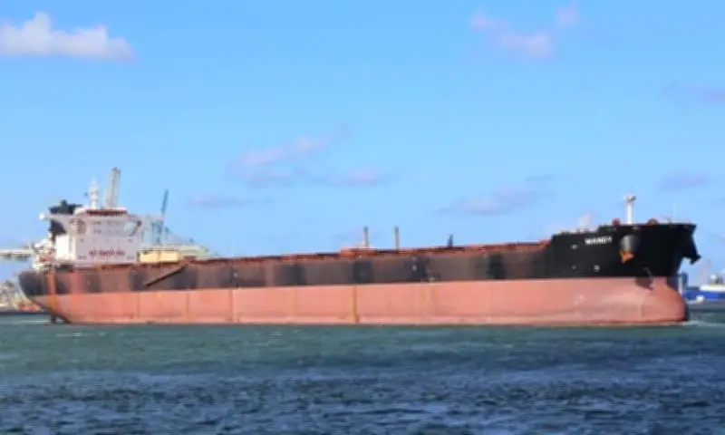 Tàu hàng Singapore bốc cháy ngoài khơi Trung Quốc, hai thủy thủ Myanmar thiệt mạng