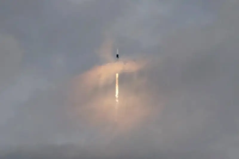 Tàu vũ trụ SpaceX kết nối thành công với Trạm ISS, mở ra kỷ nguyên mới