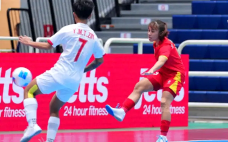 Tuyển nữ futsal Việt Nam lội ngược dòng ngoạn mục, đánh bại Myanmar 5-2 vào bán kết