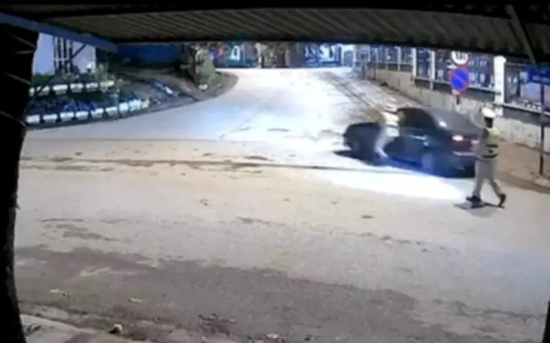 Tuyên Quang: Tài xế say xỉn kéo lôi cảnh sát giao thông, gây thương tích