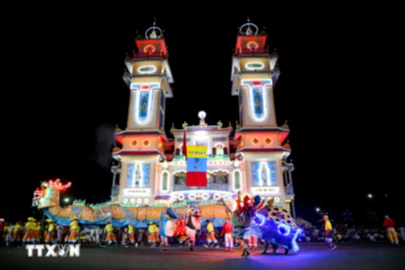 Tây Ninh Rực Rỡ Sắc Xuân: Du Lịch Tâm Linh Và Lễ Hội Thu Hút Hàng Trăm Nghìn Du Khách