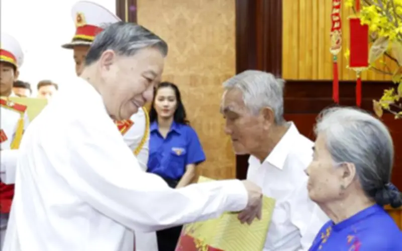Tổng Bí thư Tô Lâm thăm, chúc Tết và tặng quà tại tỉnh Tây Ninh