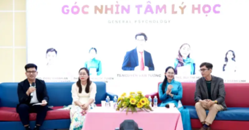 UEF Mở Cửa Sớm Học Bổng Tâm Lý Học Cho Thí Sinh 2k8 Từ 20 Điểm Học Bạ