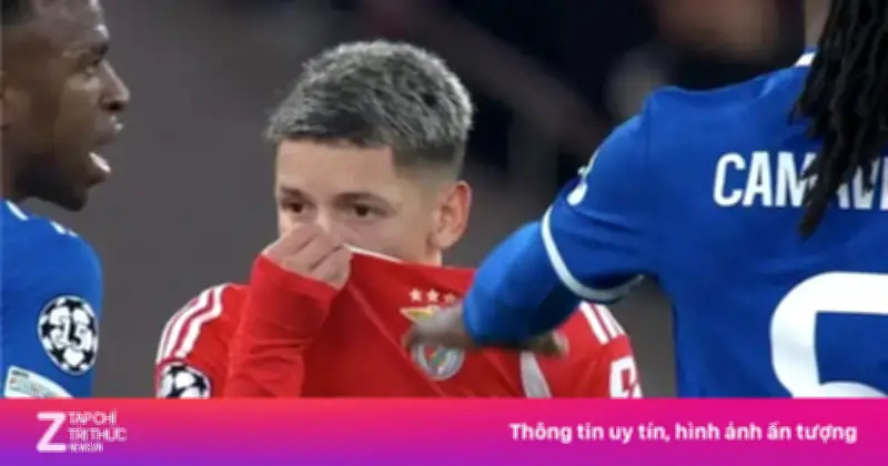 UEFA treo giò tạm thời cầu thủ Benfica 1 trận vì cáo buộc phân biệt chủng tộc