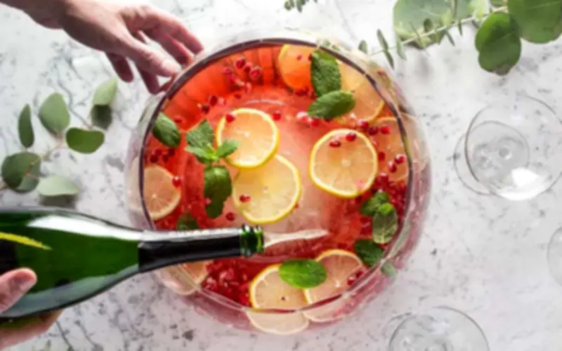 Uống rượu bia ngày Tết: Những lưu ý quan trọng để bảo vệ gan và tim mạch