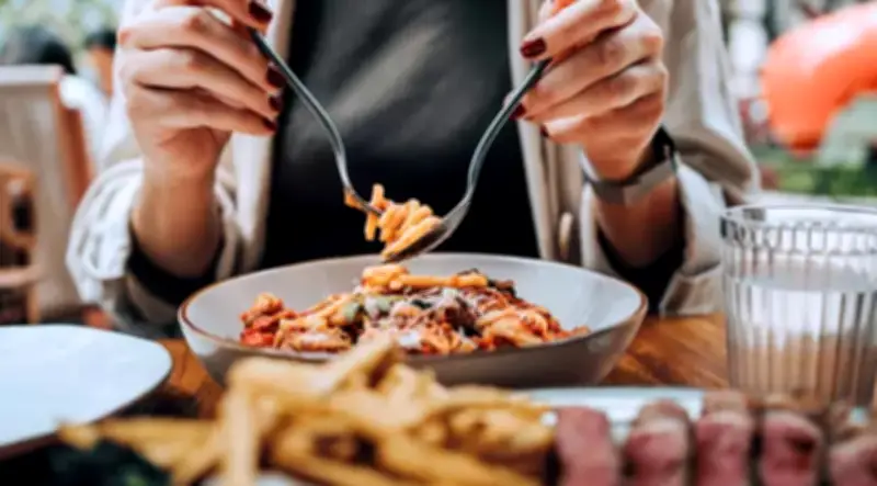 Ung thư đại trực tràng ở người trẻ tăng 45%: Chuyên gia cảnh báo 7 nhóm thực phẩm cần hạn chế