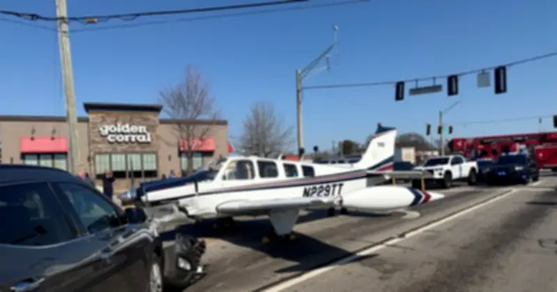 Máy bay Mỹ hạ cánh khẩn cấp xuống đường, phi công gửi lời trăn trối qua kiểm soát không lưu