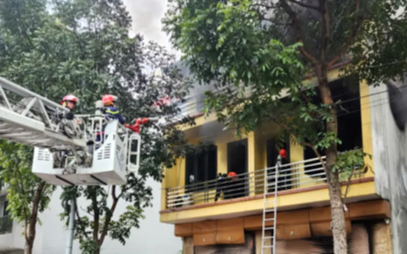 Vụ cháy lớn tại Bắc Ninh: Lực lượng chức năng nỗ lực dập lửa, không có thiệt hại về người