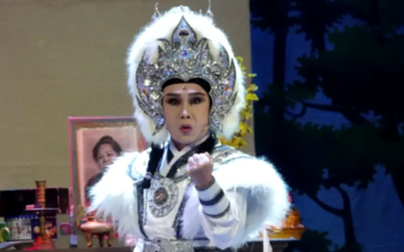 Vũ Luân lần đầu thử sức kịch Tết trong 'Ra giêng anh cưới em 2'