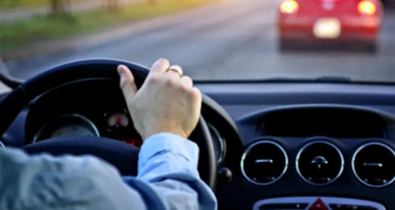 Vợ nhanh trí cứu mạng chồng ngừng tim lúc đang lái xe với tốc độ cao