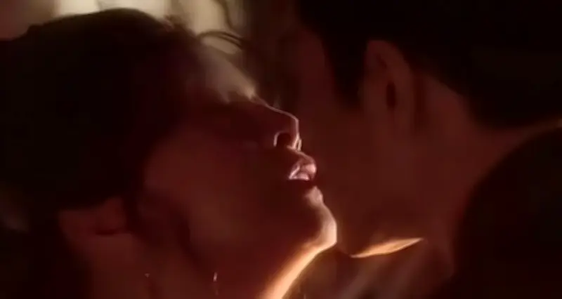 Võ Tắc Thiên Lưu Hiểu Khánh Gây Sốc Khi Hôn Bạn Diễn Kém 30 Tuổi