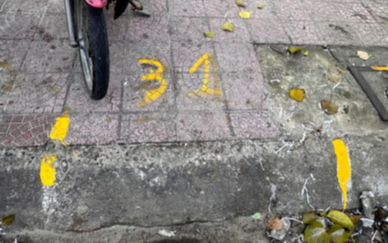 Vỉa hè chợ Đồng Hới bị chia lô, cho thuê 1 triệu đồng/mét dịp giáp Tết