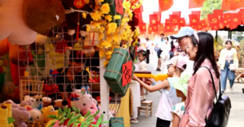 Valentine Cần Giờ: Tình yêu nở rộ giữa lễ hội xuân và ước mơ về mái nhà tương lai