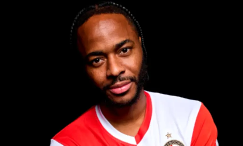 Van Persie: Sterling gia nhập Feyenoord để tìm lại niềm vui bóng đá