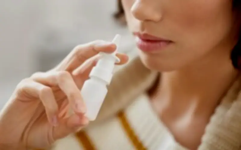 Vắc xin xịt mũi 'vạn năng' chuẩn bị thử nghiệm an toàn giai đoạn 1 trên người