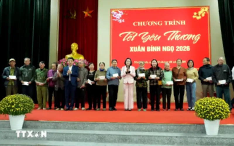 Phó Chủ tịch Quốc hội Nguyễn Thị Thanh thăm và tặng quà Tết tại Ninh Bình