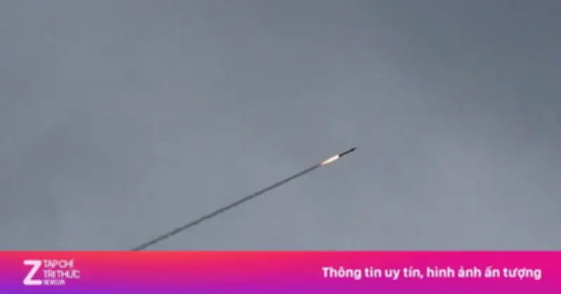 Video ghi lại khoảnh khắc Iran khai hỏa tên lửa đạn đạo trong cuộc tập trận quy mô lớn