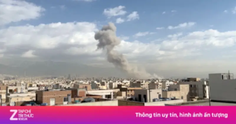 Video ghi lại khoảnh khắc khói bốc lên ở thủ đô Iran sau đòn tấn công của Israel