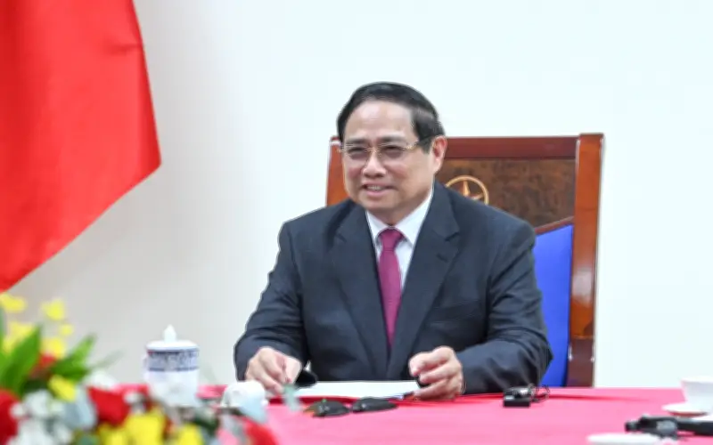 Thủ tướng Phạm Minh Chính điện đàm với Thủ tướng Singapore, thúc đẩy hợp tác chiến lược