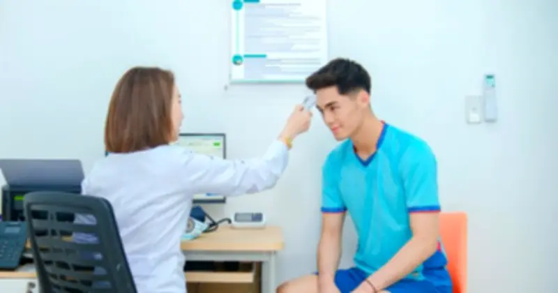 Cầu thủ bóng đá Việt đồng hành chiến dịch tiêm ngừa HPV cho nam giới