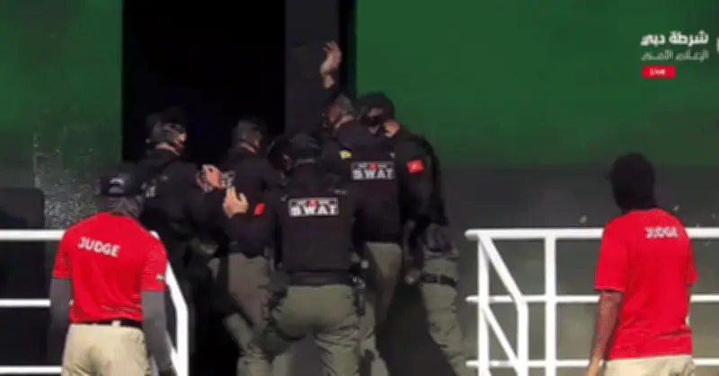 Cảnh sát đặc nhiệm Việt Nam xuất sắc giải cứu con tin tại cuộc thi quốc tế ở UAE