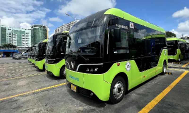 VinBus đưa 169 xe buýt điện mới vào khai thác 9 tuyến tại TP HCM