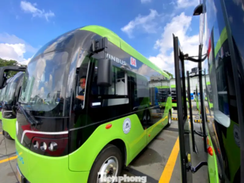 VinBus Chuyển Đổi 169 Xe Buýt Điện Trên 9 Tuyến Tại TP.HCM Từ 1/3/2026