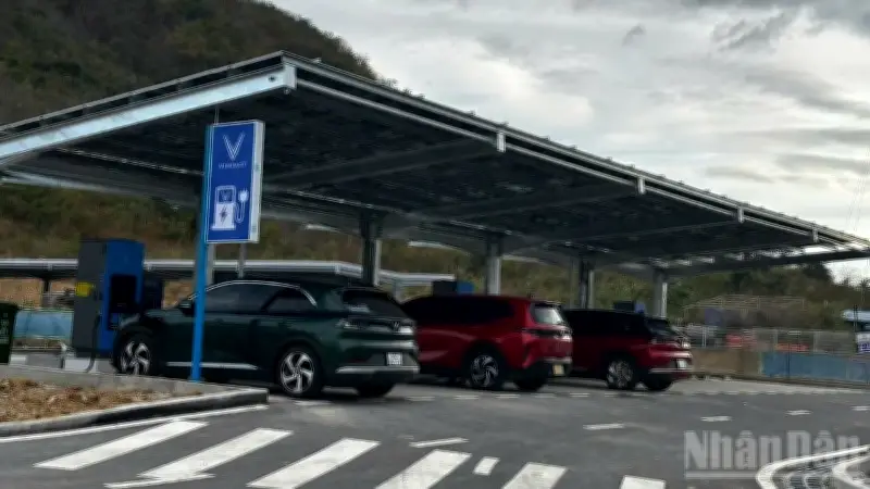 Trạm dừng nghỉ cao tốc Vĩnh Hảo-Phan Thiết chính thức có xăng dầu và sạc xe điện