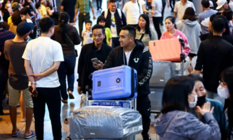 Việt kiều chắt chiu cả năm, sẵn sàng 'bốc hơi' tiền tích lũy để về nước đón Tết