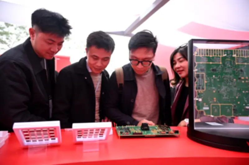 Việt Nam Bước Vào Kỷ Nguyên Chế Tạo Chip Với Nhà Máy Đầu Tiên Của Viettel