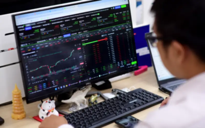 VN-Index giảm mạnh trước Tết, áp lực điều chỉnh gia tăng từ khối ngoại