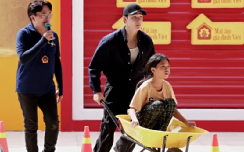 Vân Trang, Huy Khánh tham gia 'Mái ấm gia đình Việt' tại Duyên hải Nam Trung Bộ và Tây Nguyên sau Tết 2026